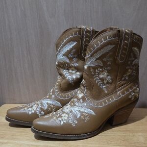 dingo Tan Western Embroidered Mid-Calf Heeled Boots